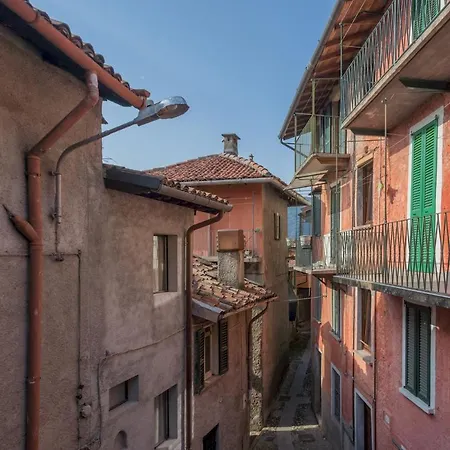 Apartment La Corte Degli Artisti By Rent All Como *