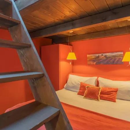 Apartment La Corte Degli Artisti By Rent All Como