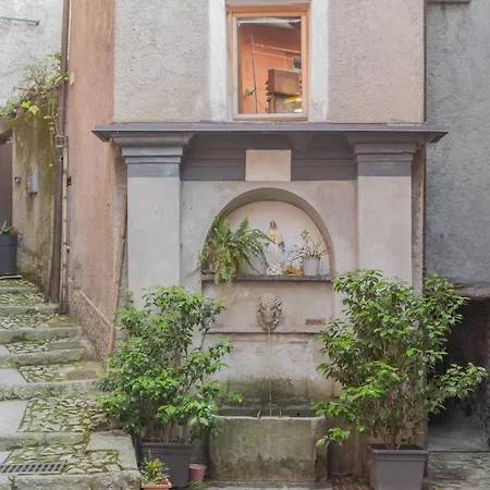 La Corte Degli Artisti By Rent All Como