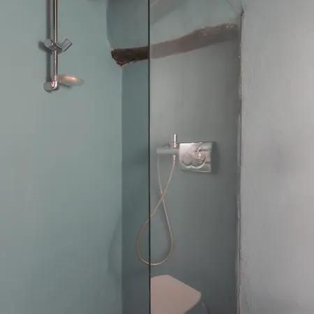 La Corte Degli Artisti By Rent All Como דירה