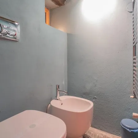 Apartment La Corte Degli Artisti By Rent All Como