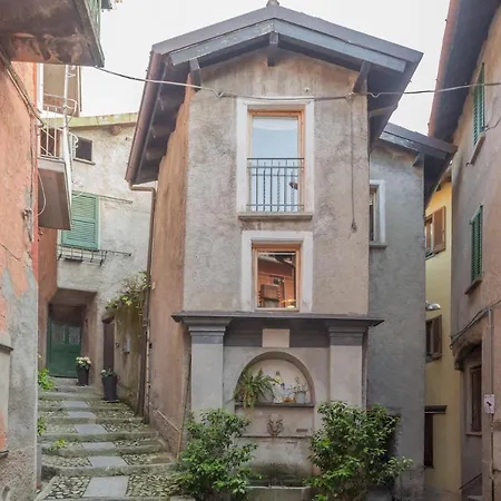 La Corte Degli Artisti By Rent All Como דירה בלביו